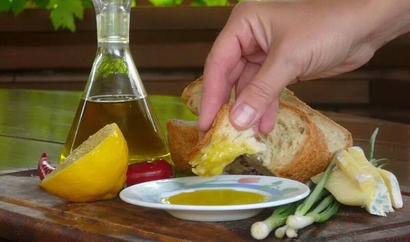 Какие продукты чистят сосуды от холестериновых. Продукты для чистки кровеносных сосудов. очистки продуктов. оливковое масло для еды. оливковое масло диета 5.