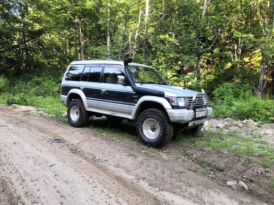 Mitsubishi Pajero 2. Mitsubishi Pajero 2 1993. Mitsubishi Pajero 2.8. Митсубиси Паджеро 2 1993 года.