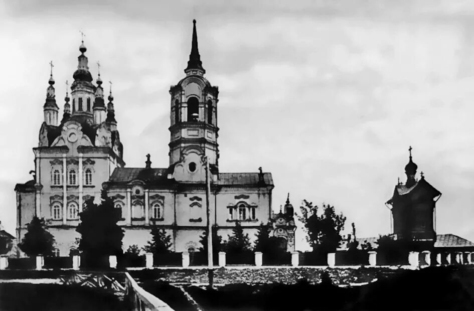 Приход начало. Пятницкая церковь торжок. Духовенство 19 века в россии. Приход начало. Владимирский женский монастырь в г вольске.