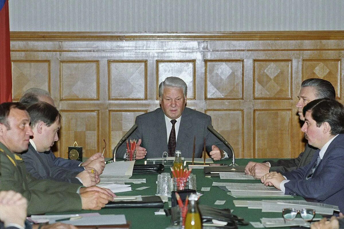 Верховный совет в 1993 Руцкой. Совет безопасности РФ 1994. Заседание Верховного совета 1993. Верховный совет РФ 1993 года.