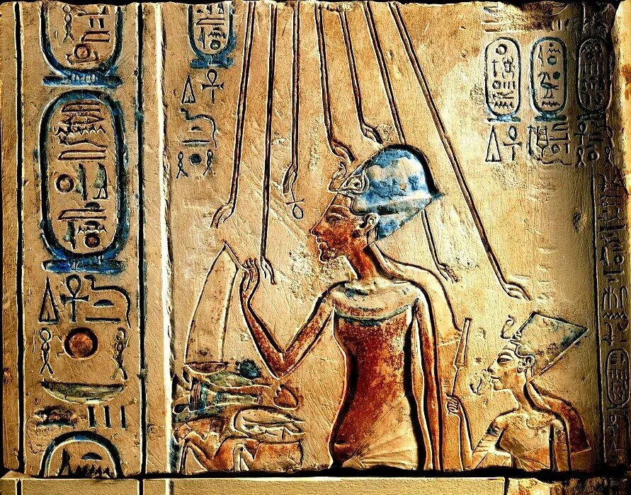 Где поклонялись богу солнца. Фрески Египет Нефертити. Египет Эхнатон и Нефертити. Древний Египет Нефертити и фараон Эхнатон. Амарна живопись Эхнатон и Нефертити.