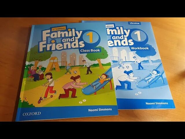 First friends 4. Фэмили энд френдс 1 рабочая тетрадь. Учебник английского Family and friends 1. Английский язык Family and friends 1 Оксфорд. Фэмили энд френдс 1 учебник.