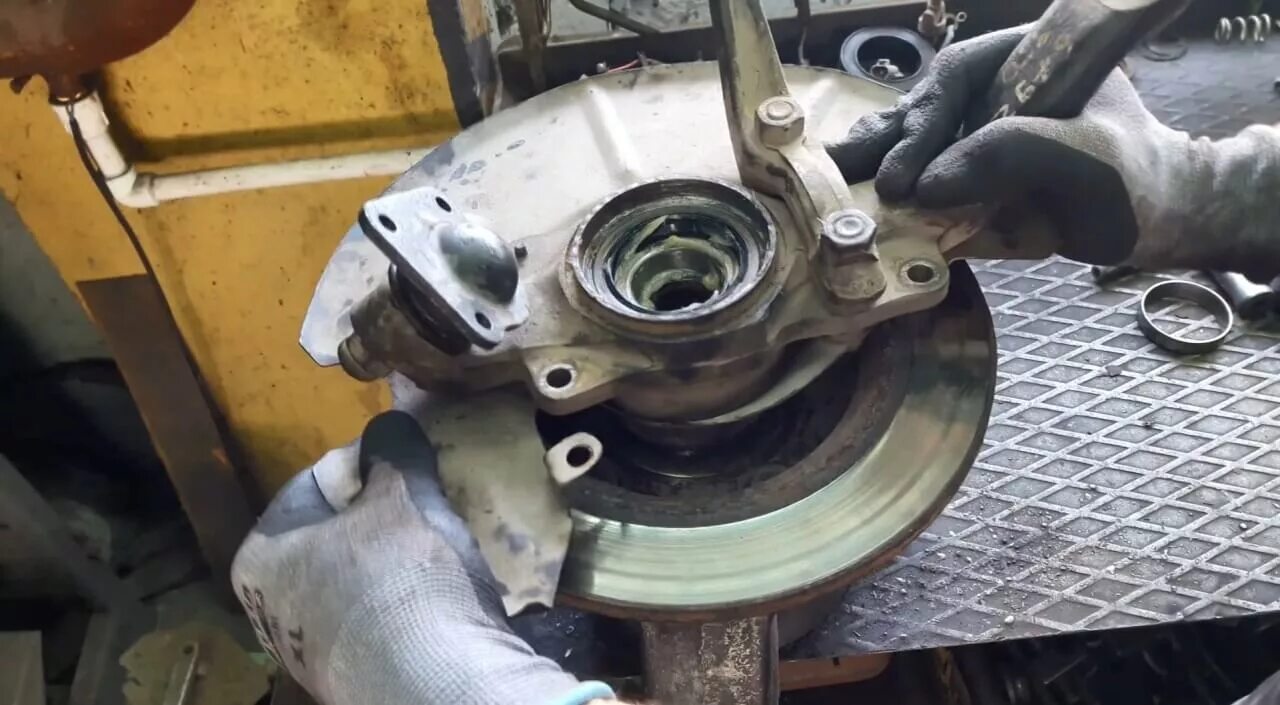 Ступица переднего колеса нива 2121. Нива установка ступицы. Ступица колеса нива 2121. Подшипник ступицы нива шевроле передний. Ступица 2121 волгаавтопром.