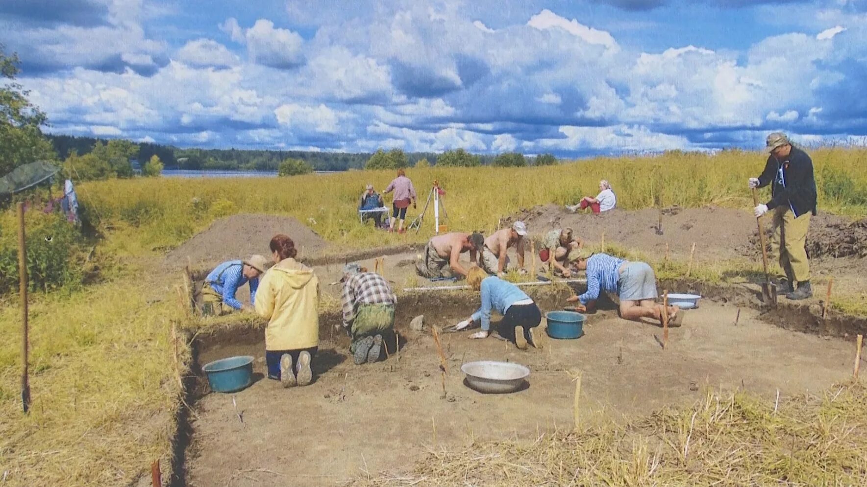 Археологические находки 2021 года москва 12-15 век. Музей археологии череповец. Археологический музей череповец. Археология череповец. Музей археологии череповец экспонаты.