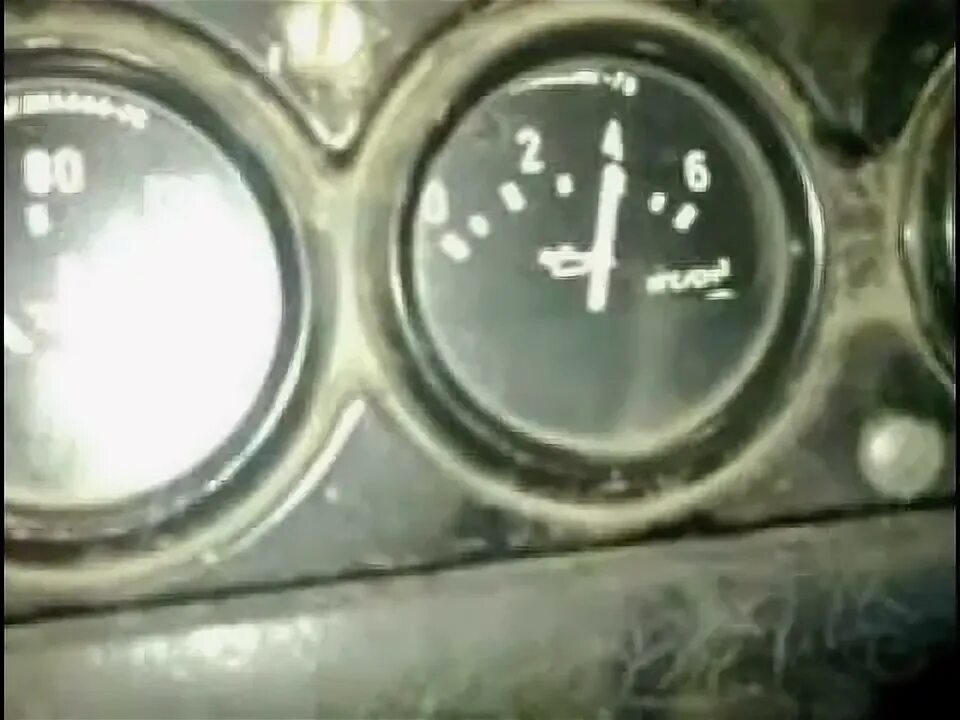 Давление масла змз 402. Манометр давления масла змз 402 газель. слабое давление масла в умз 417. замена датчика давления масла змз 402. какое давление масла должно быть в двигателе уаз 417.