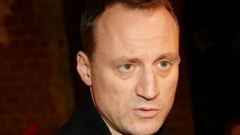 Почему уехали артисты