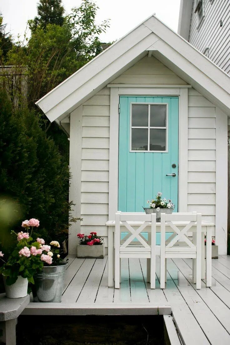 Покрасить дом на даче цвета. Дачный домик. Красивые маленькие домики. Маленький домик для дачи. Деревянный дачный домик.