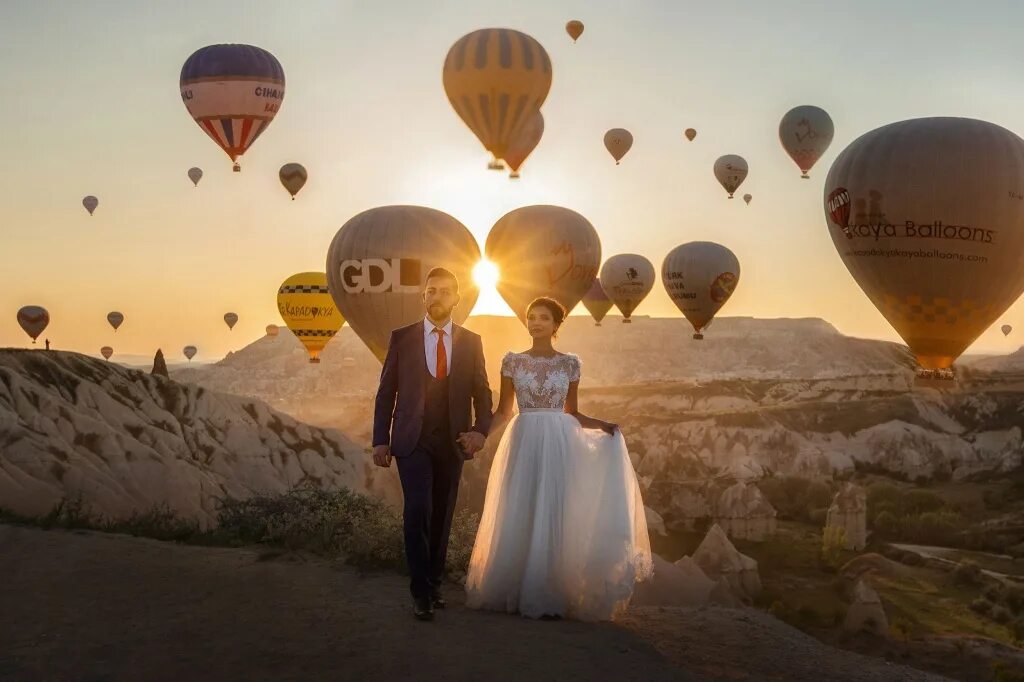 Каппадокия Турция воздушные шары свадьба. Шары в Турции Каппадокия. Стамбул воздушные шары Каппадокия. Свадебная церемония в Каппадокии.