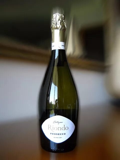 Riondo prosecco doc. Вино Riondo Prosecco. Риондо Фальчери Просекко белое Экстра. Riondo Prosecco Extra Dry. Просекко Риондо брют.