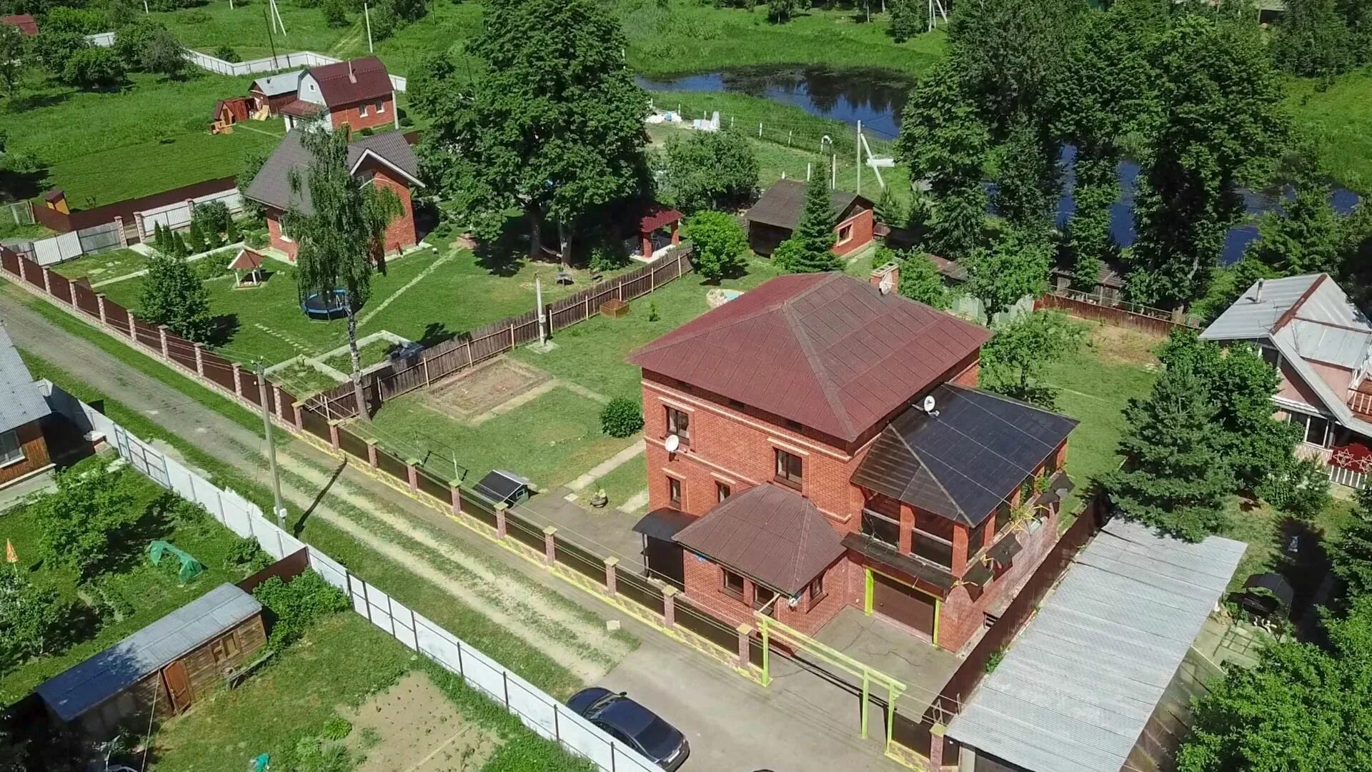 Планировка дачного участка. Участок с домом и баней. Планировка загородного участка. Проект участка с домом. Что на участках в 12 часов