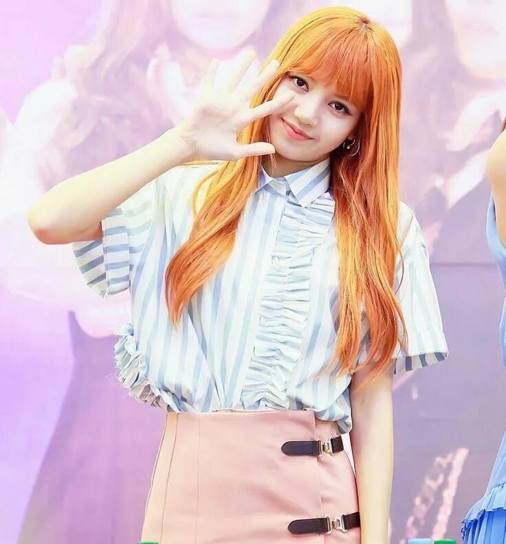 Lisa blackpink 2022. Покажи лису из блэк. Лиса блэк пинк 2023. Лиса блэк пинк. Лалиса манобан.