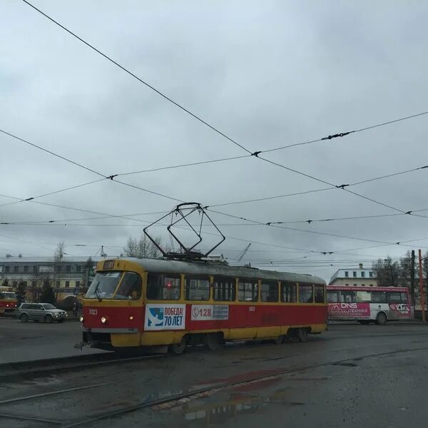 Площадь спартака