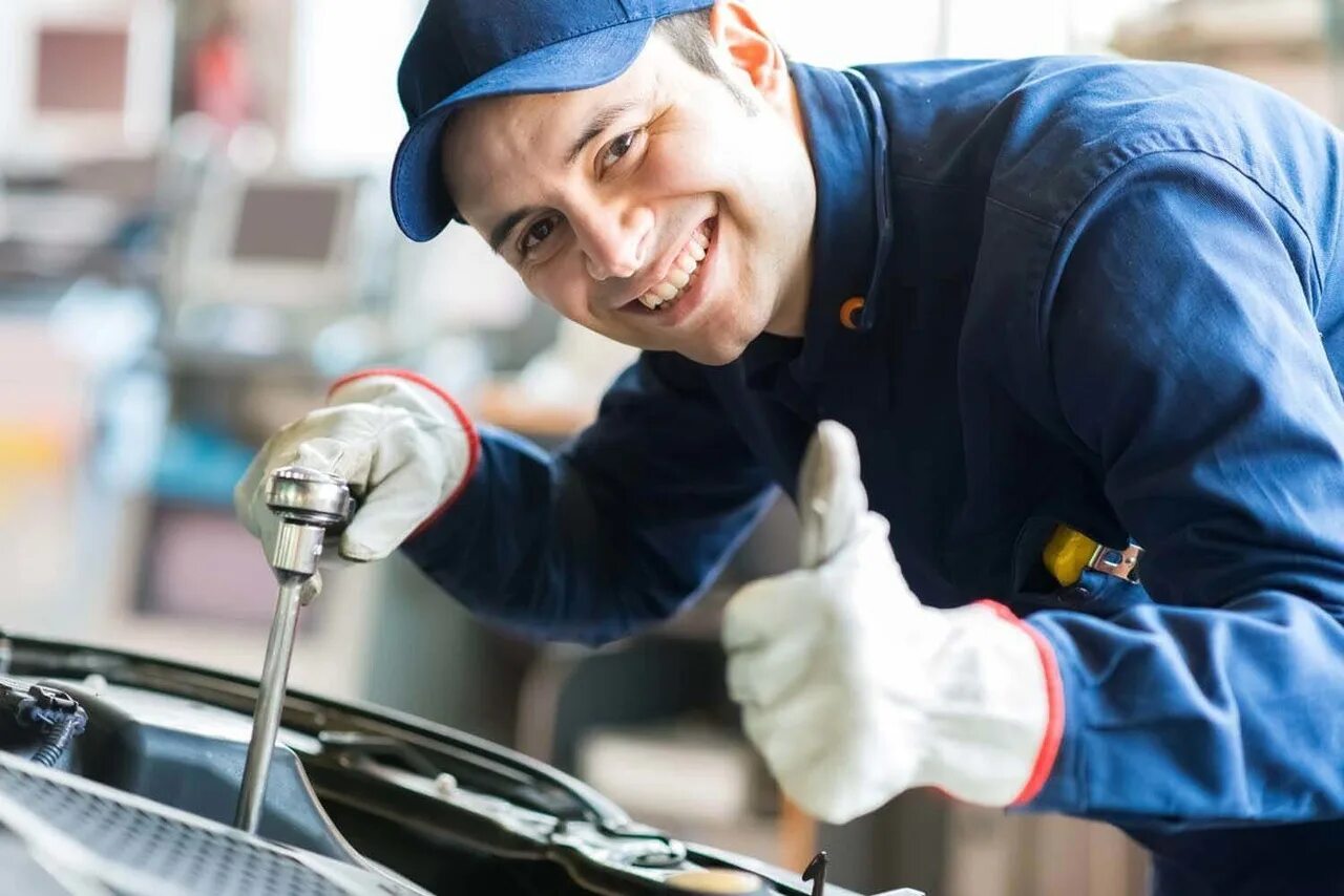 Work mechanics. Автослесарь. mechanics. профессия автомеханик. слесарь автомеханик.