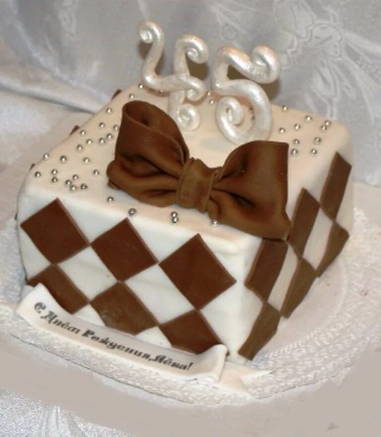 Торт мужчине на день рождения 45. Мужской торт. Торт на 45 лет мужчине. Красивый торт для мужчины. Торт для мужа.