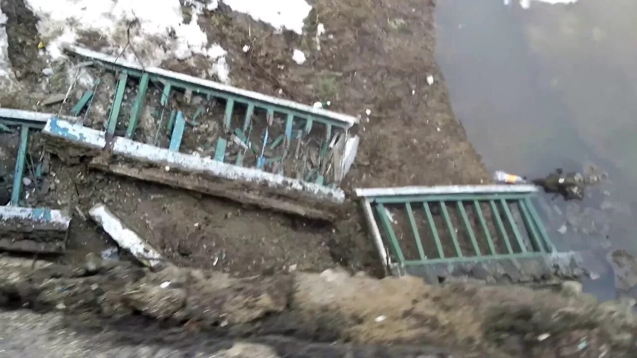Обрушился мост в вязьме видео. Цыганский мост вязьма. фроловский мост вязьма. смоленский мост вязьма. обрушение моста в вязьме.