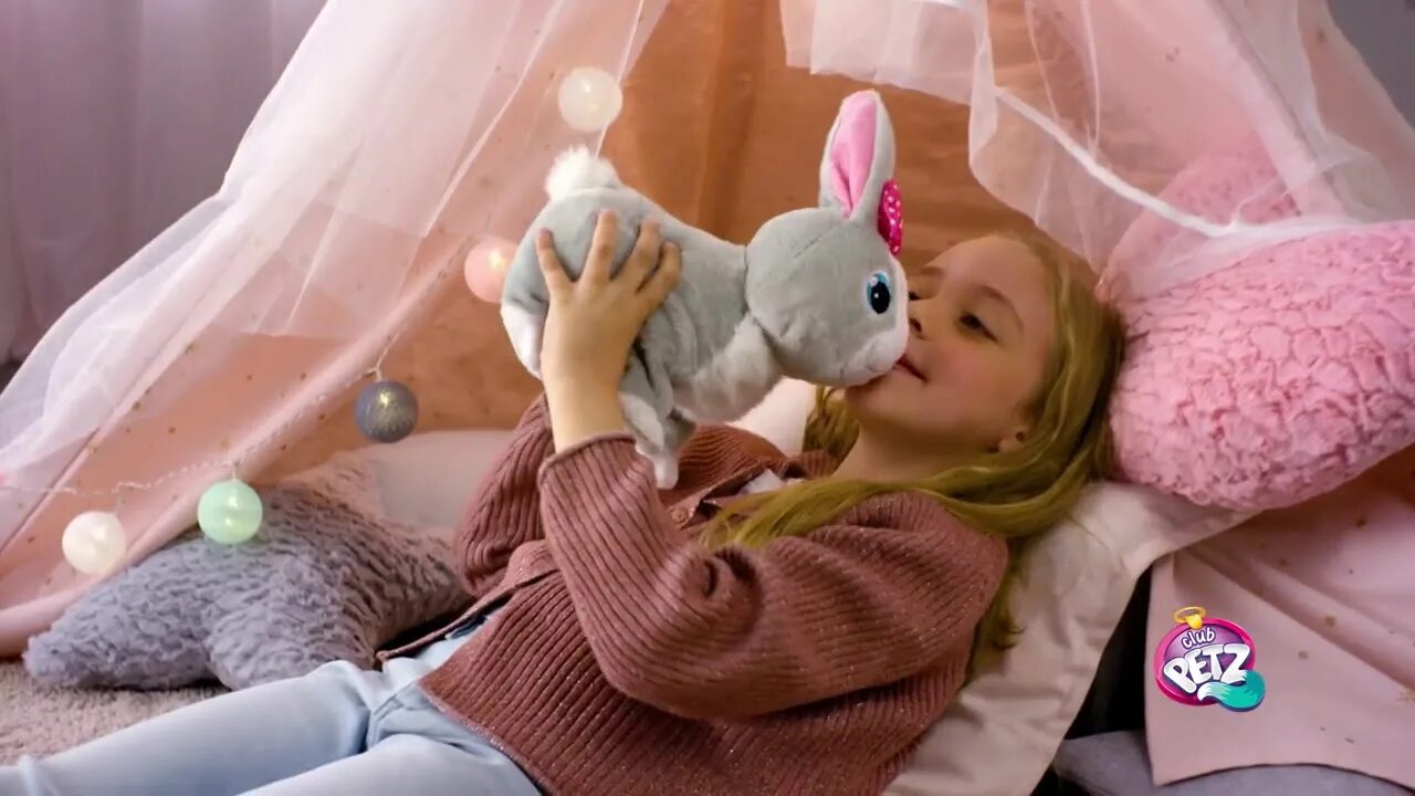Включи бэтси маленький. Кролик Бетси. Кролик интерактивный "Betsy". IMC Toys кролик. Кролик Бетси интерактивная игрушка.
