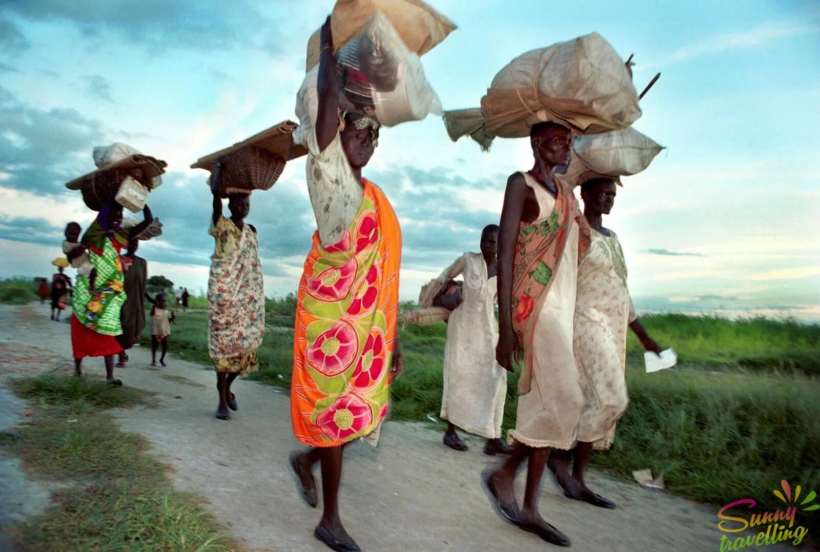 Африканцы Южный Судан. Южный Судан племя Тутси. Южный Судан нац костюм населения. Южный Судан это Северная Африка.