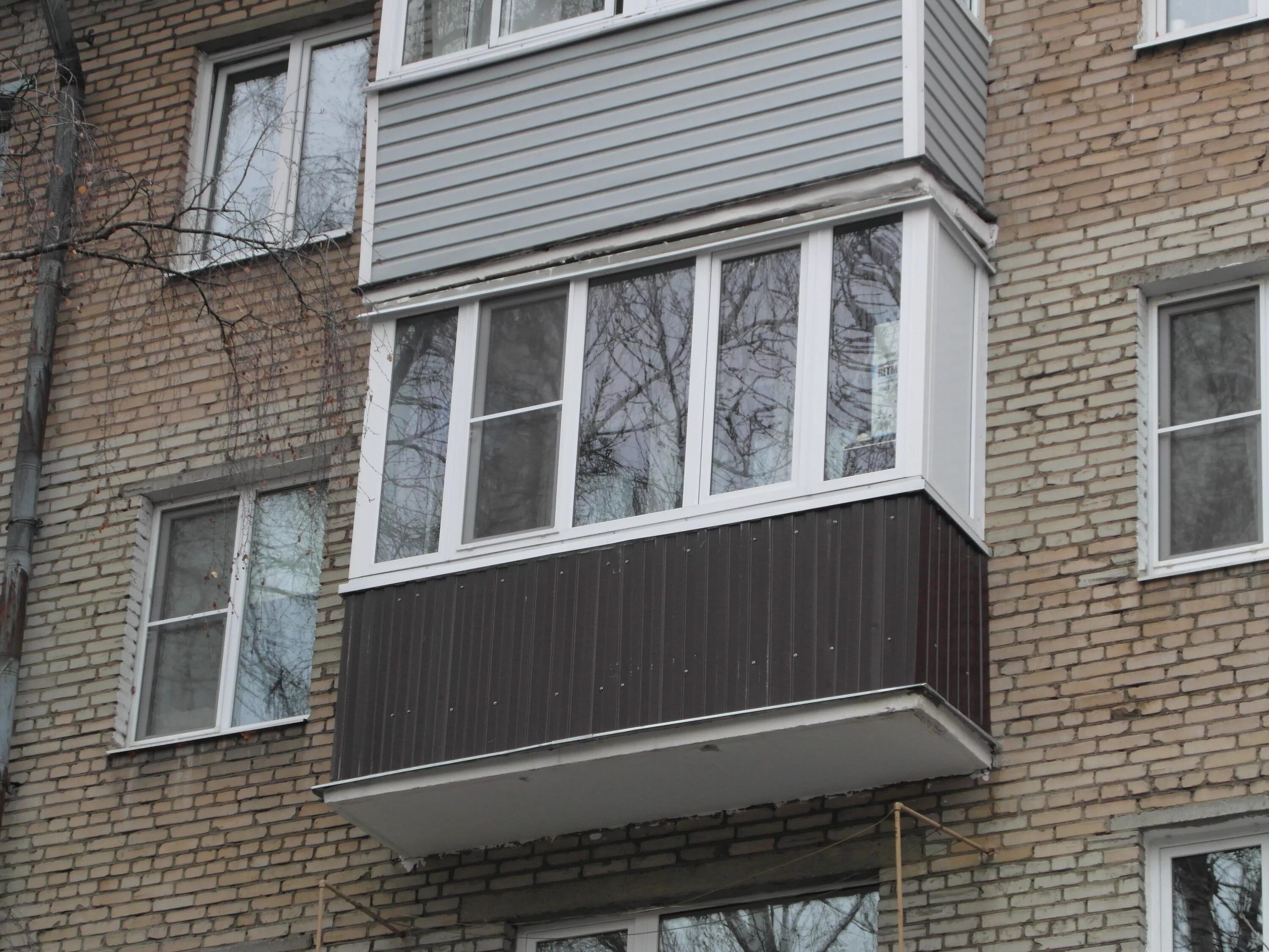 какой штраф за балкон. выносной балкон. новый балкон. незастекленный балкон зимой. какой штраф за балкон.