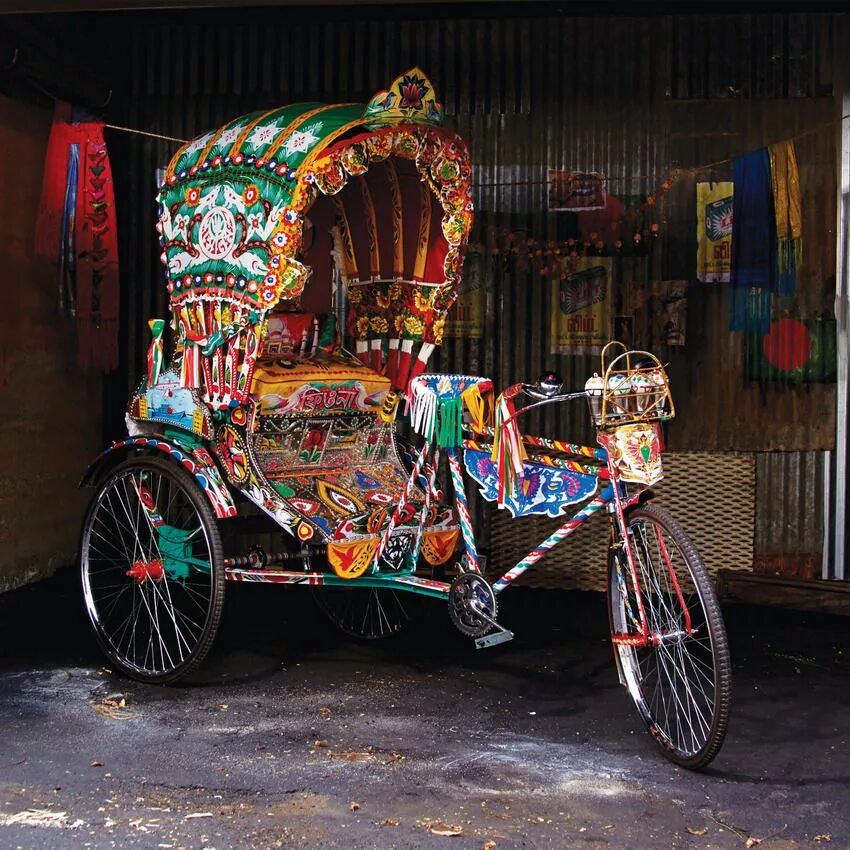Rickshaw. Рикша в индии. повозка рикши. bicycle rickshaw в индии. индийские автомобили.