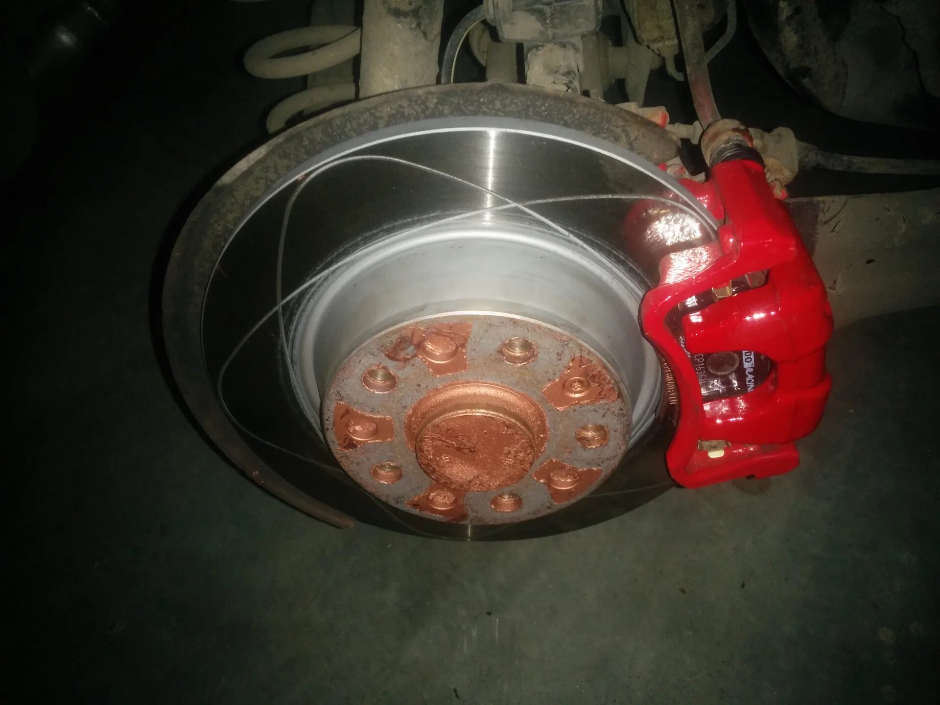 Увеличенный тормозной диск. Тормозные диски 300c 5. Zimmermann 430. Ebc диск тормозной. Увеличенный тормозной диск.