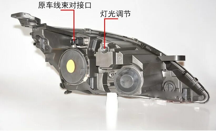 Регулировка фар пежо. Регулировка фар пежо 408. Регулировка фар пежо 408. Peugeot 206 крепление тросика открывания капота. Регулировочные винты фар пежо 308.