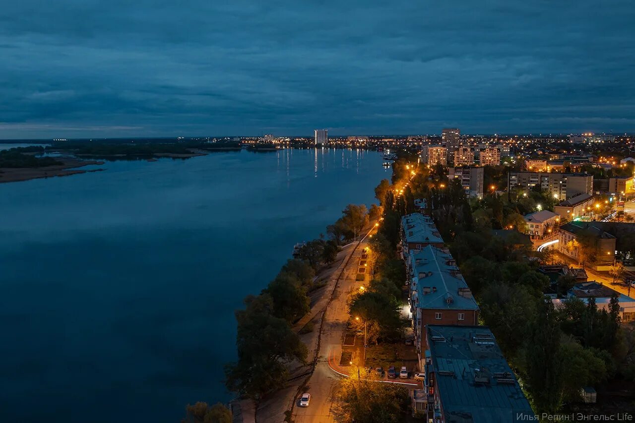 Набережная Энгельс. Набережная Волги Энгельс. Волга лето Энгельс набережная. Энгельс набережная вечером.