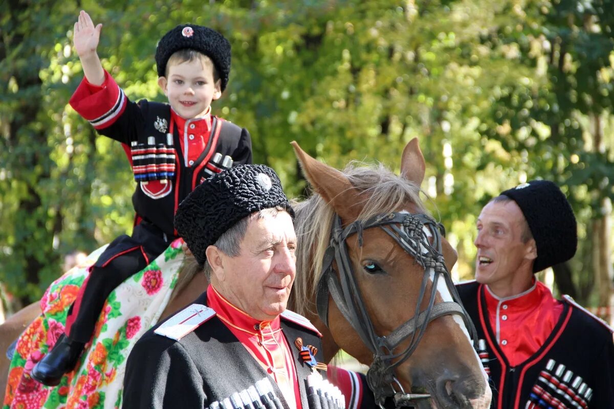 Казаки знаешь. Казачьи станицы ставропольского края. терские казаки на ставрополье. ставропольский край казачество культура. казачьи традиции в ставрополье.