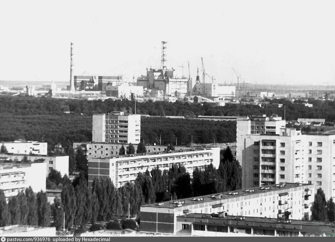 Население чернобыля до аварии. Город припять 1986 год. чаэс вид с припяти до аварии. город припять до аварии на чернобыльской чаэс. город припять 1985.