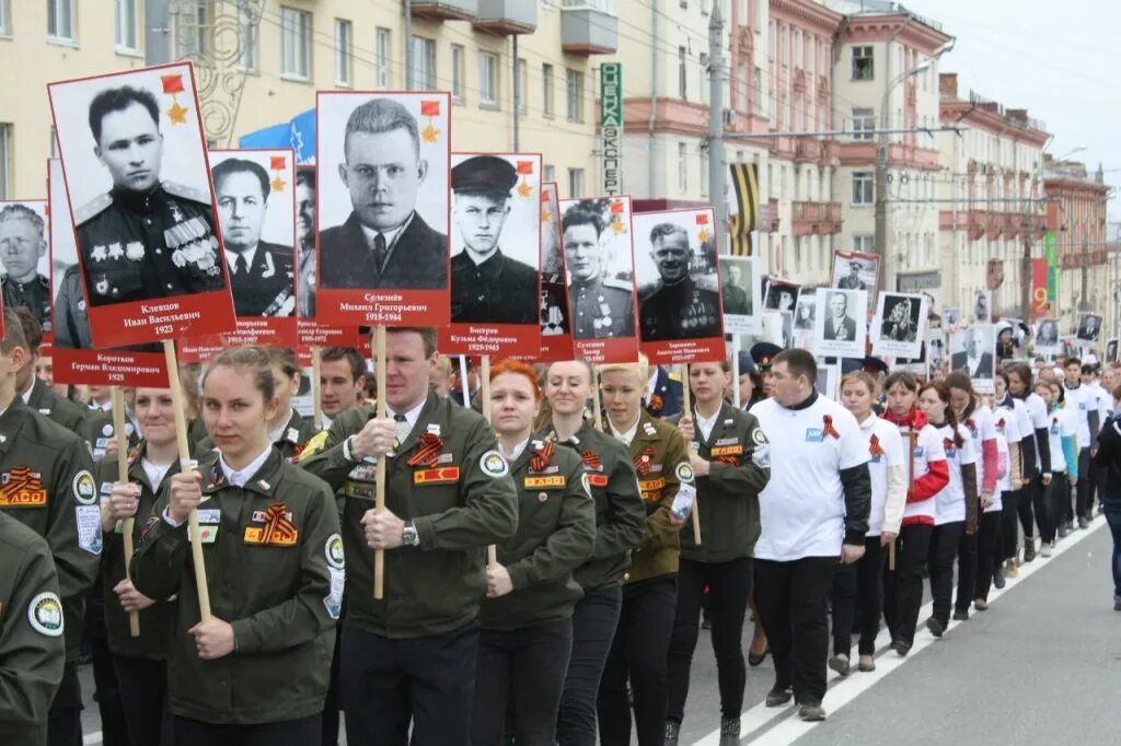 Бессмертный полк Ижевск. Бессмертный полк Ижевск 9 мая. 9 Мая Ижевск. Победы парад 9 мая Чунский. 5 мая ижевск