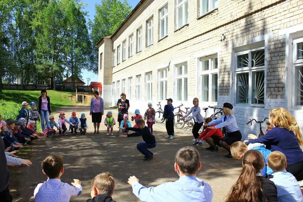 Воскресенские новости нижегородской области. Воскресенская школа Нижегородской области. Воскресенское Нижегородская область школа. Воздвиженское Нижегородская область Воскресенский район. Задворковская школа Воскресенского района Нижегородской области.