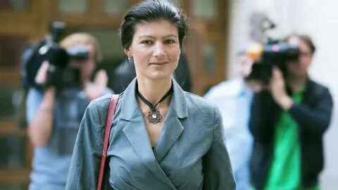 Фото в купальнике сары вагенкнехт молодости