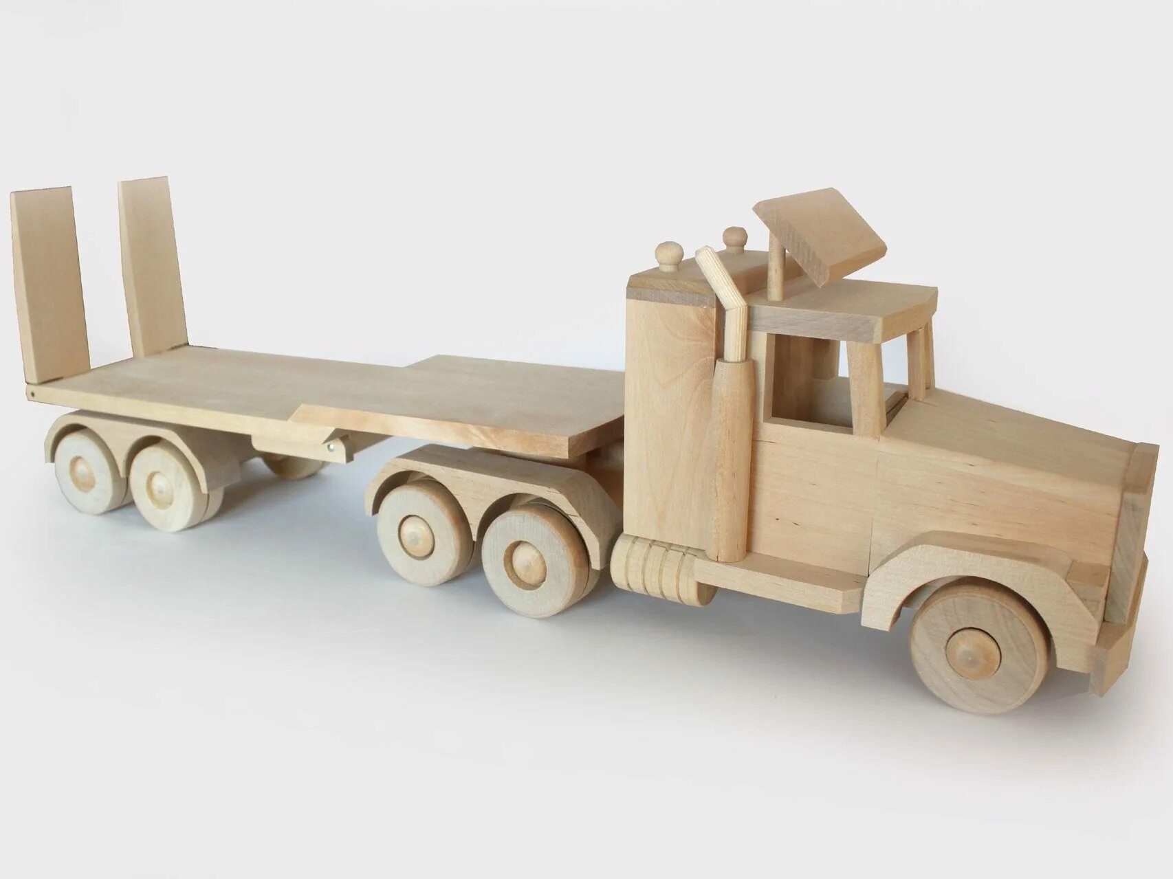 Постройте грузовик. Деревянная игрушка "грузовик". Деревянная грузовая машинка. Грузовик из дерева игрушка. Деревянный грузовик большой.