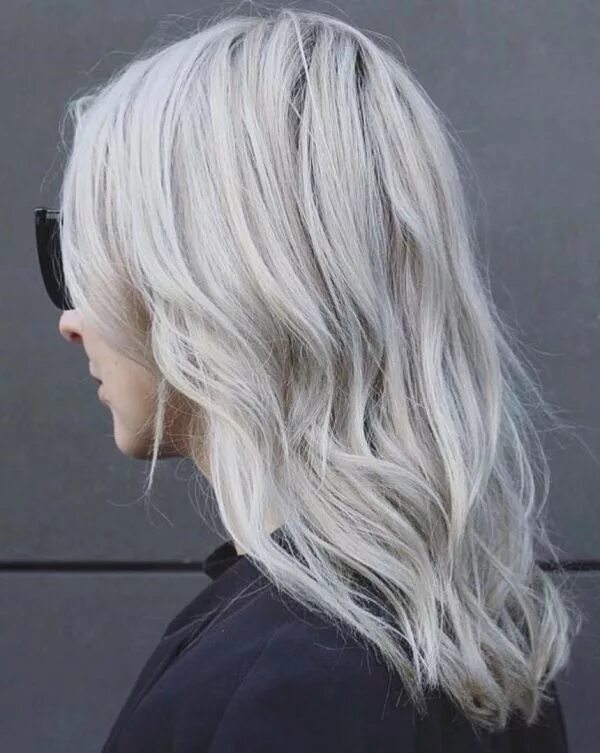 Сильвер грей ( silver gray ). Блонд сталь. Сильвер блонд. Стальной блонд краска. Балаяж жемчужный блонд.