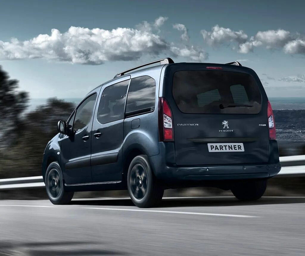 Peugeot partner 2021. Peugeot partner Crossway. Пежо партнер 2022. Автомобиль Peugeot partner Crossway. Купить новый пежо партнер