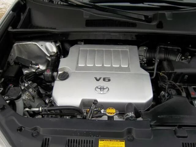 Какой двигатель тойота хайлендер. Toyota Highlander 2011 2.5 мотор. Хайлендер 3.5 2013 года под капотом. Toyota Highlander 2012 под капотом. Тойота хайлендер 2 под капотом.