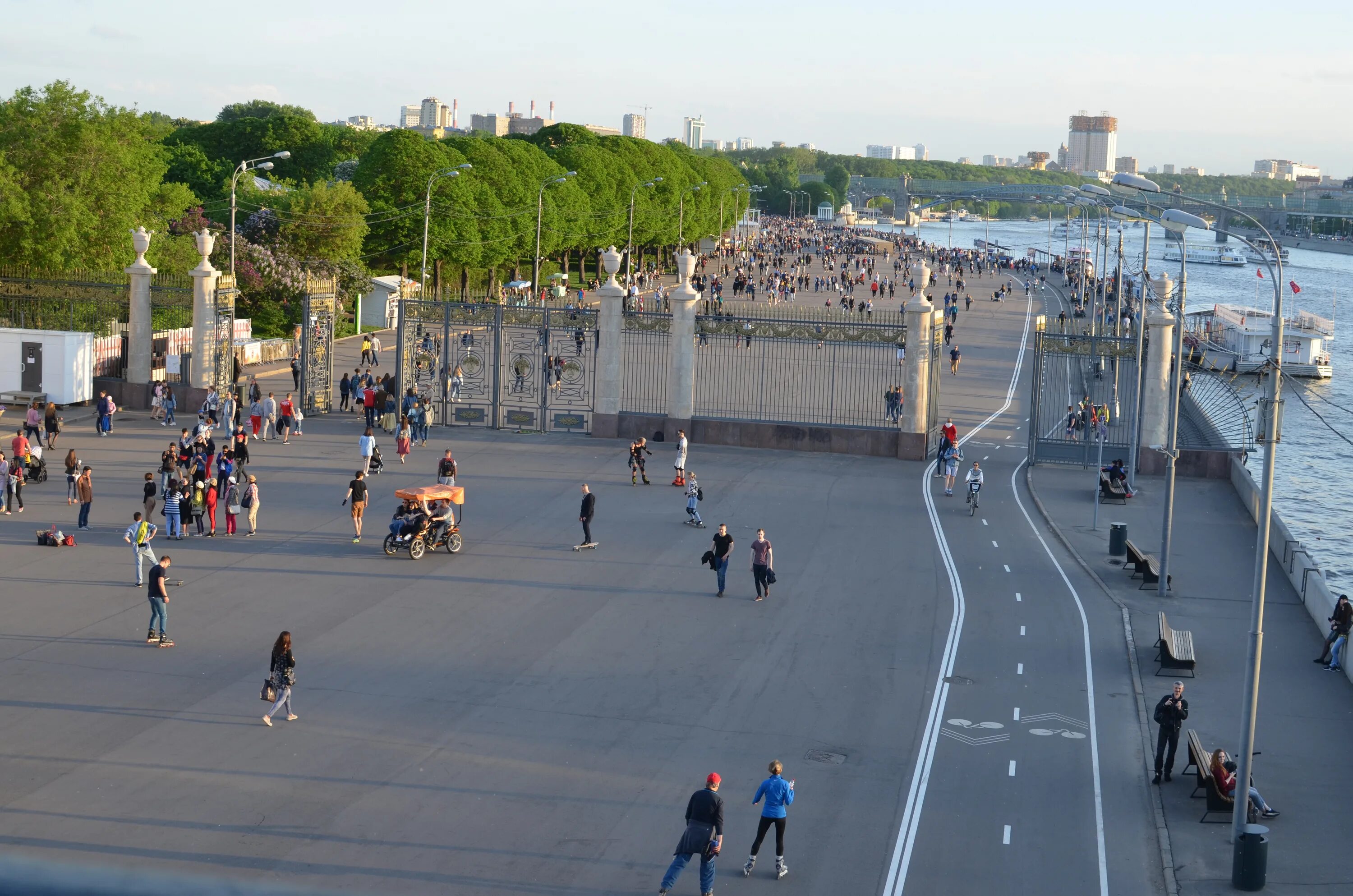 Парк горького москва трансляция сейчас