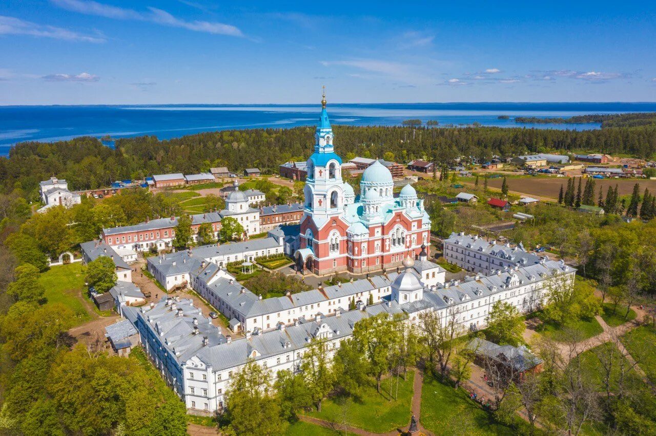 Валаамский Спасо-Преображенский монастырь. Карелия остров Валаам монастырь. Валаамский монастырь Ладожское озеро. Валаамская улица