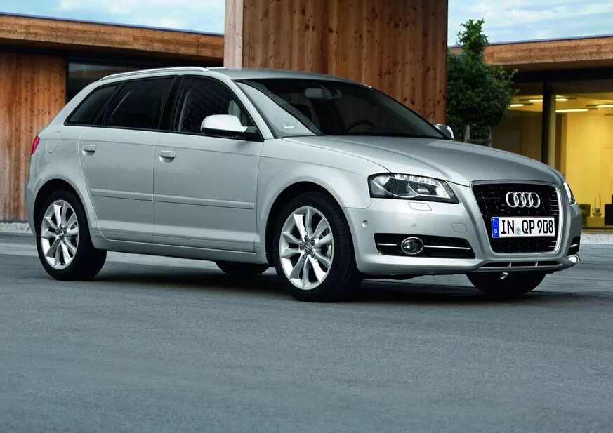 10 a3 3. Ауди а3 купе. Audi a3 8v хэтчбек. Audi a3 s line. Ауди а3 хэтчбек 2012.