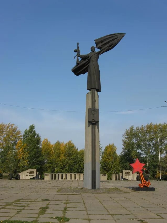 Памятник воину освободителю в Перми. Мемориал воину победителю Пермь. Памятники героям Великой Отечественной войны в Перми. Воин освободитель Пермь. Великая отечественная в пермский край