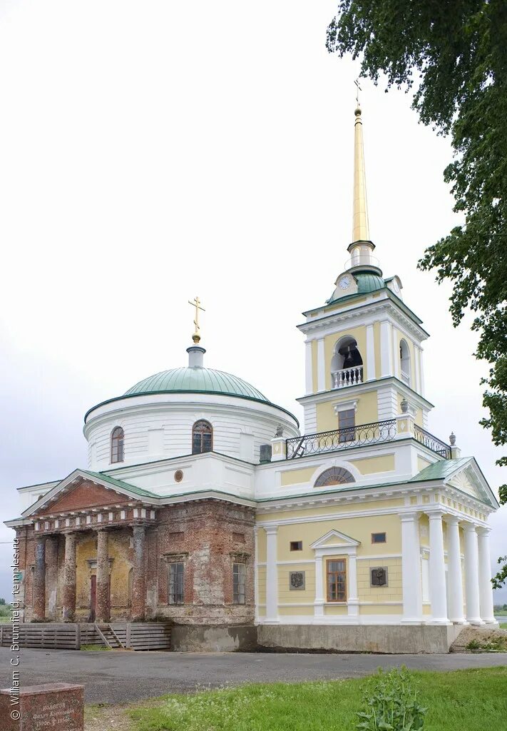 Никольская церковь усолье пермский край. Церковь в усолье пермский край. Церковь николая чудотворца усолье. Никольская церковь усолье. Церковь в усолье.