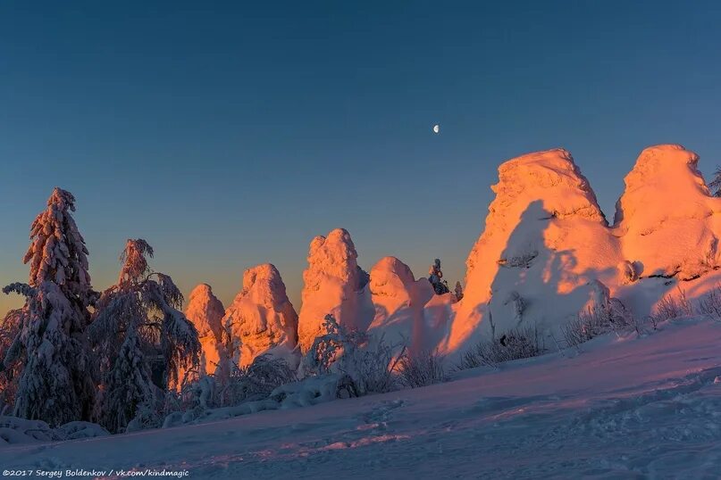 Колпаки пермь. Гора колпаки Пермский край. Колпаки гора Пермский край зима. Гора колпаки Пермь. Колпаки гора Пермский край смотровая площадка.