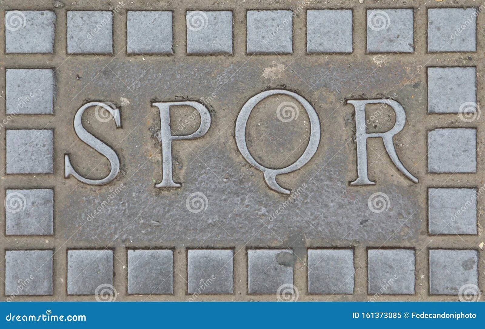 Римский сенат spqr. Древний рим spqr. Римская империя spqr. Древний рим spqr. Spqr аббревиатура в древнем риме.