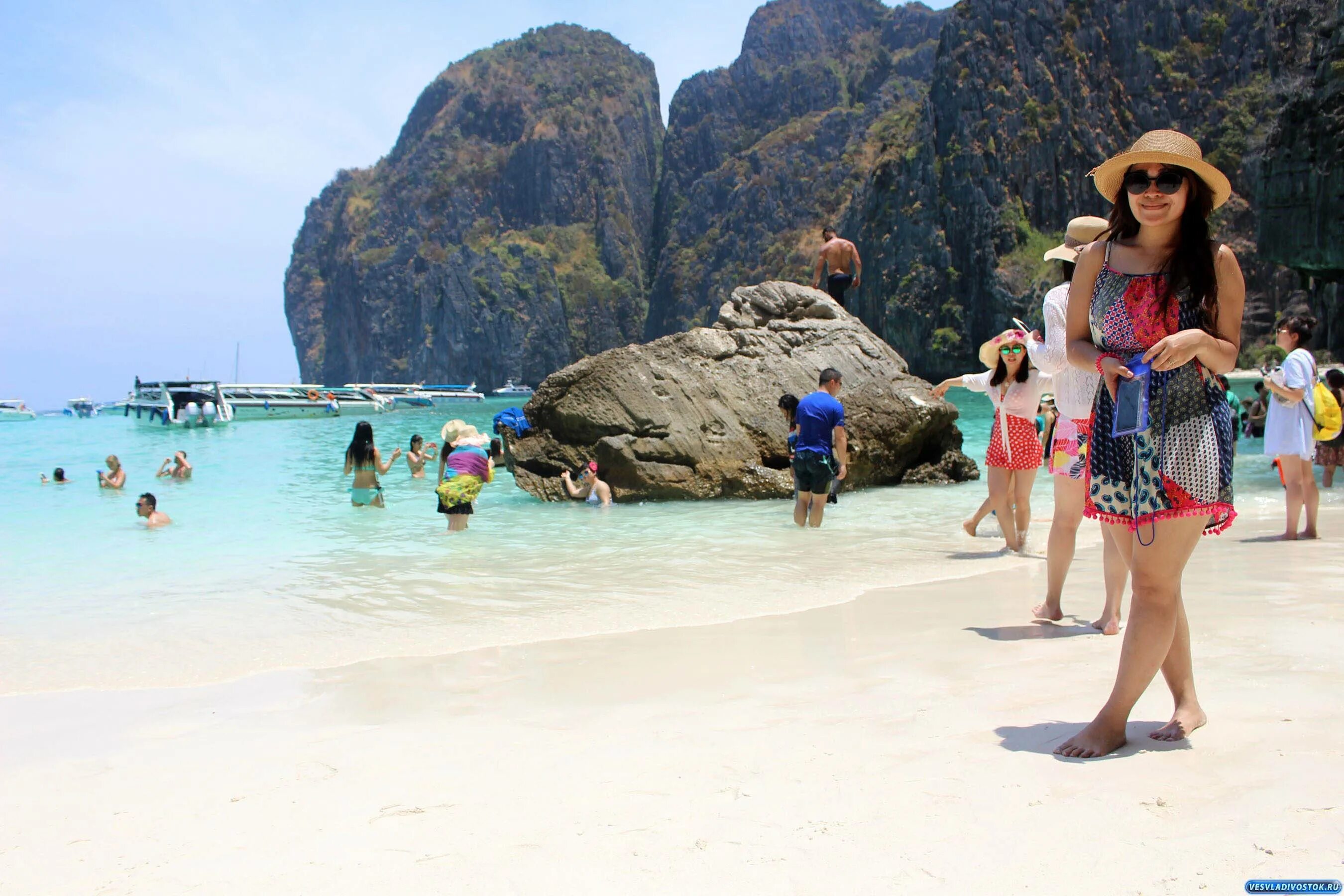 Ехать ли в тайланд в июле. Сиамский залив в Тайланде. Таиланд туризм. Таиланд туристы. Пхукет.