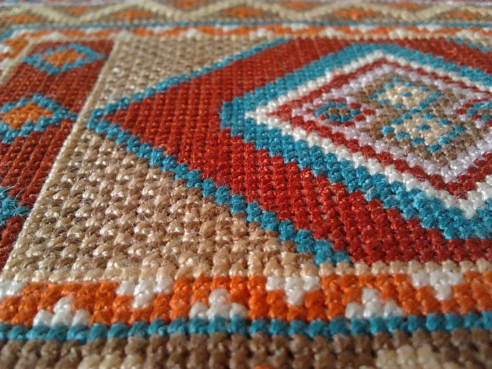 ковер в ковровой технике. вышивка ковра. как вышивать коврики. как вышивать коврики. как вышивать коврики.