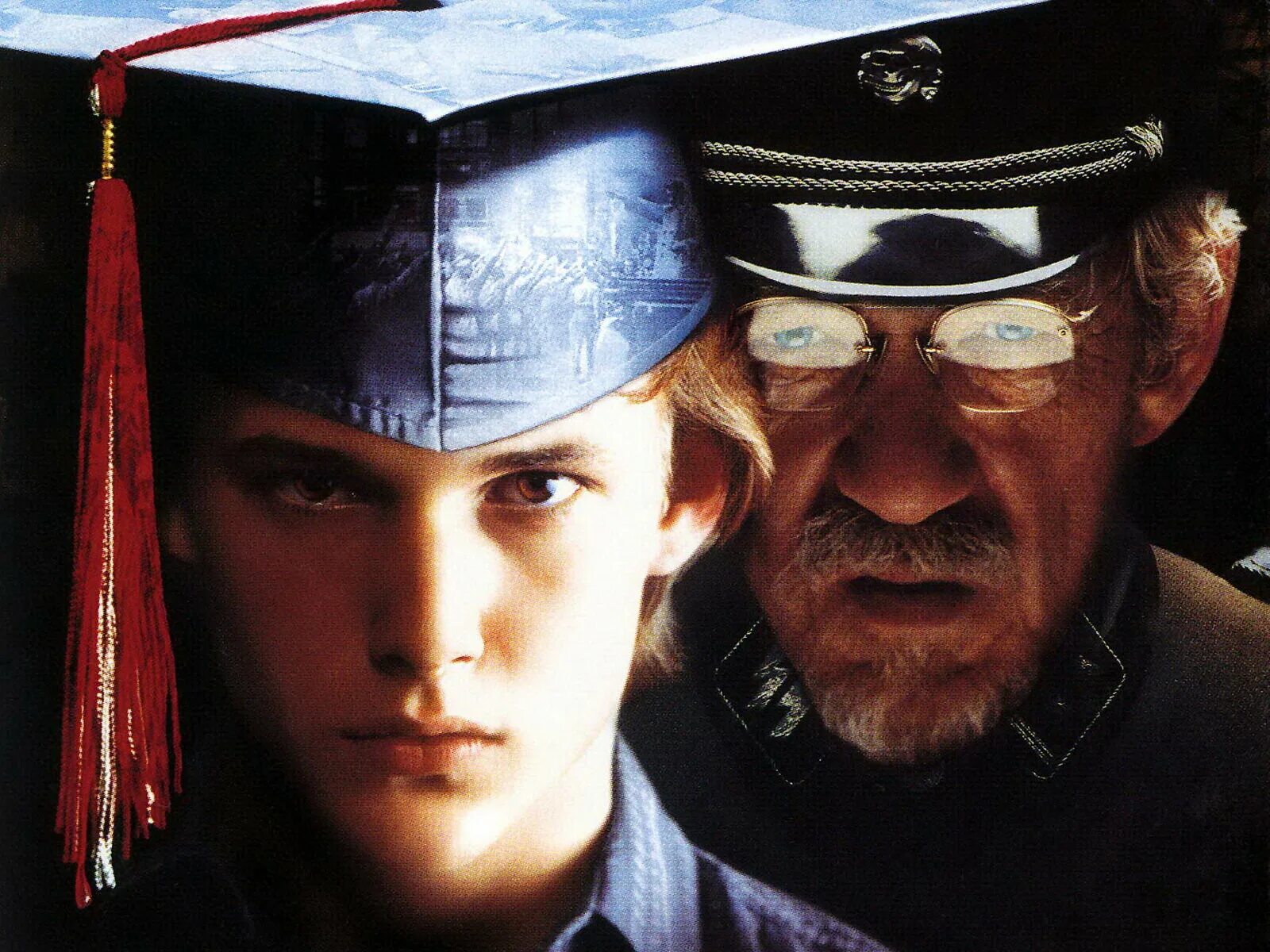 Способный ученик фильм 1998. Курт дюссандер. Способный ученик фильм 1998. Какой способный ученик. Apt pupil 1997.