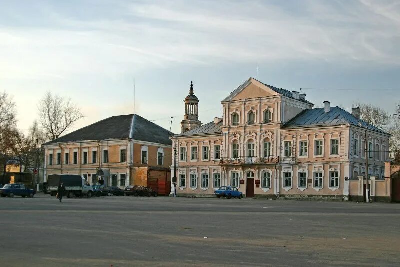 Площадь 9 января торжок. Музейные ряды торжок. Площадь торжка. Торжок магистрат. Площадь 9 января торжок.