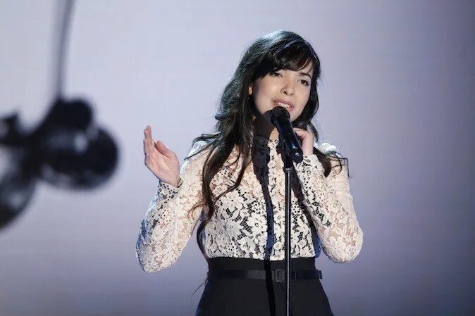 Индила ворлд. Indila певица. Французская певица индила. Indila (Адила Седрая). Индила в детстве.