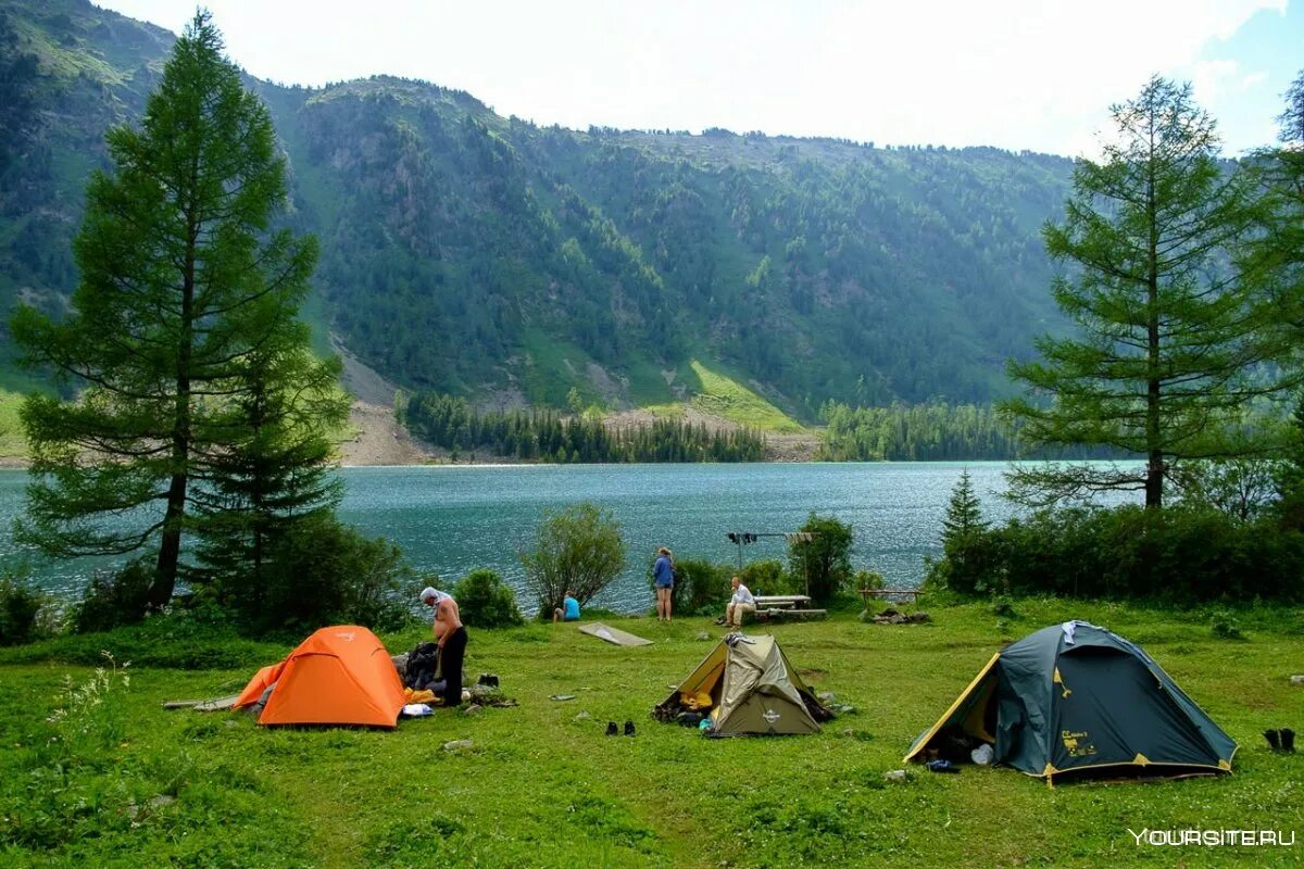 Russian camping. Мультинские озера кемпинг. Озеро Рица кемпинг. Мультинские озера лагерь. Телецкое озеро кемпинг.