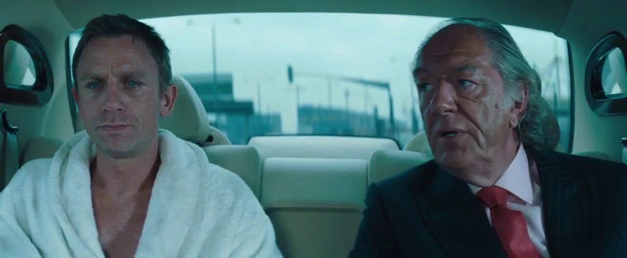 Торт 2004. Слоёный торт фильм гоблин. layer cake 2004 tom hardy. слоеный торт триллер. слоеный пирог фильм.