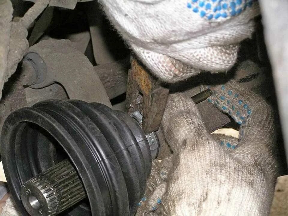 Шрус на немецком. Шрус наружный passat b5. Замена шрус фольксваген б5. Шрус левой гранаты гольф 5. Трипод пассат б5.